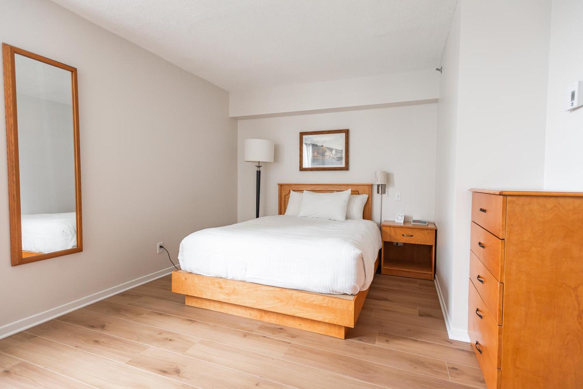 Hotel Les Suites Labelle Montréal Eksteriør billede