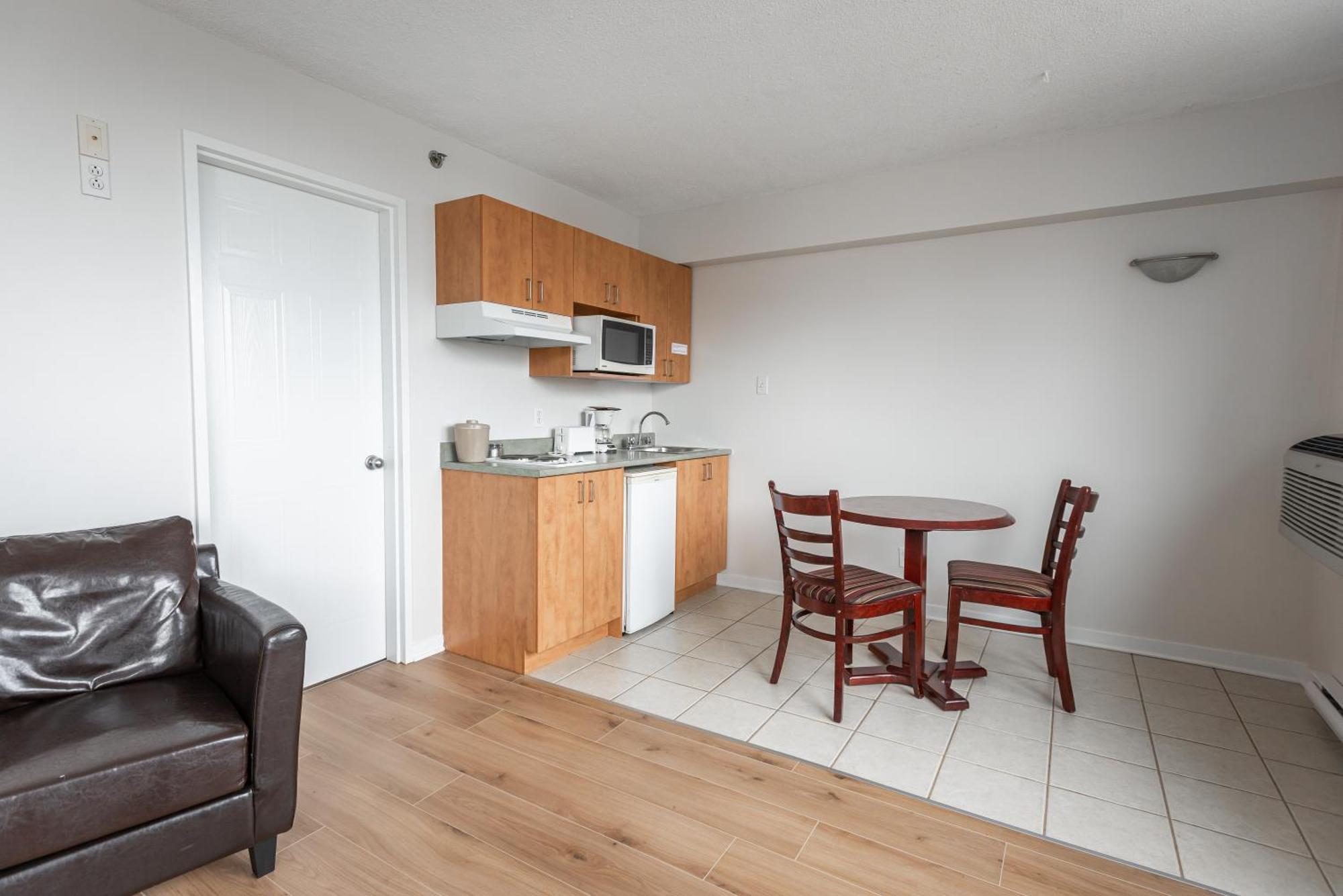 Hotel Les Suites Labelle Montréal Eksteriør billede